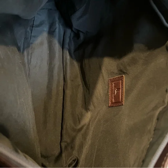 Vintage Leaders in Leather Tote Bag - Picture 13 of 13